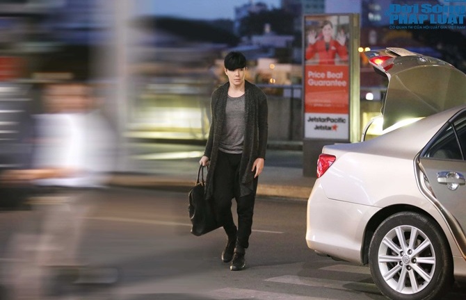 Nathan lee sốt cao vẫn đi lưu diễn châu Âu